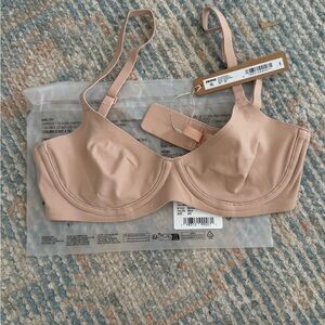 NWT SKIMS FITS EVERYBODY
UNLINED DEMI BRA 
in Mica